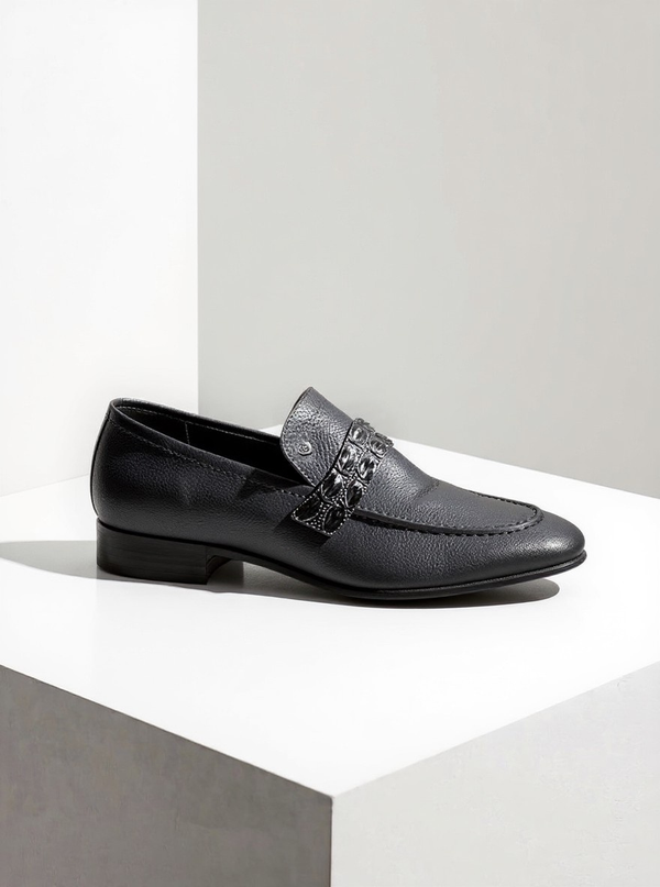 Black Maroque Loafer